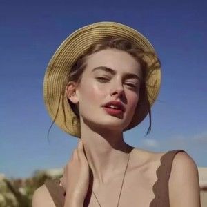 Meet your Posher, Nhung